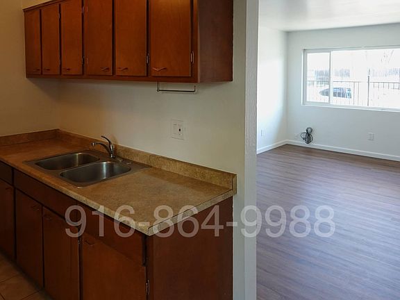 4th image of 2206 26th St