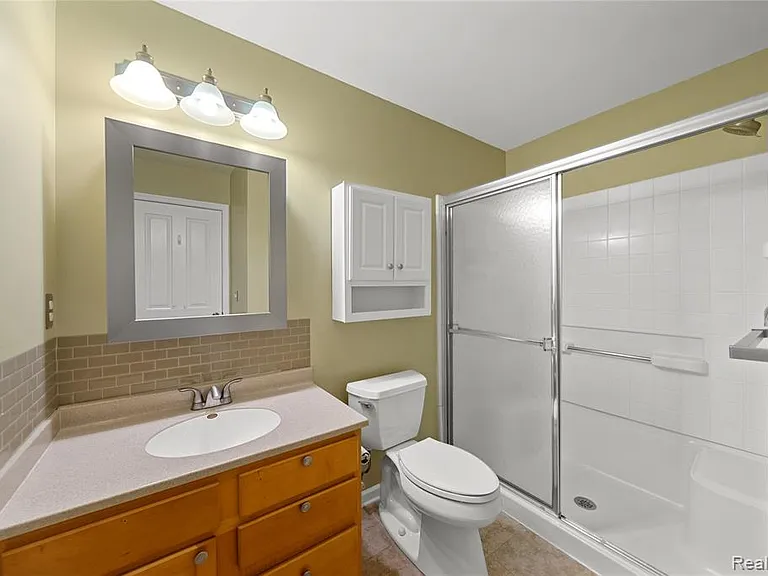 47408 Pembroke Dr — Photo 25