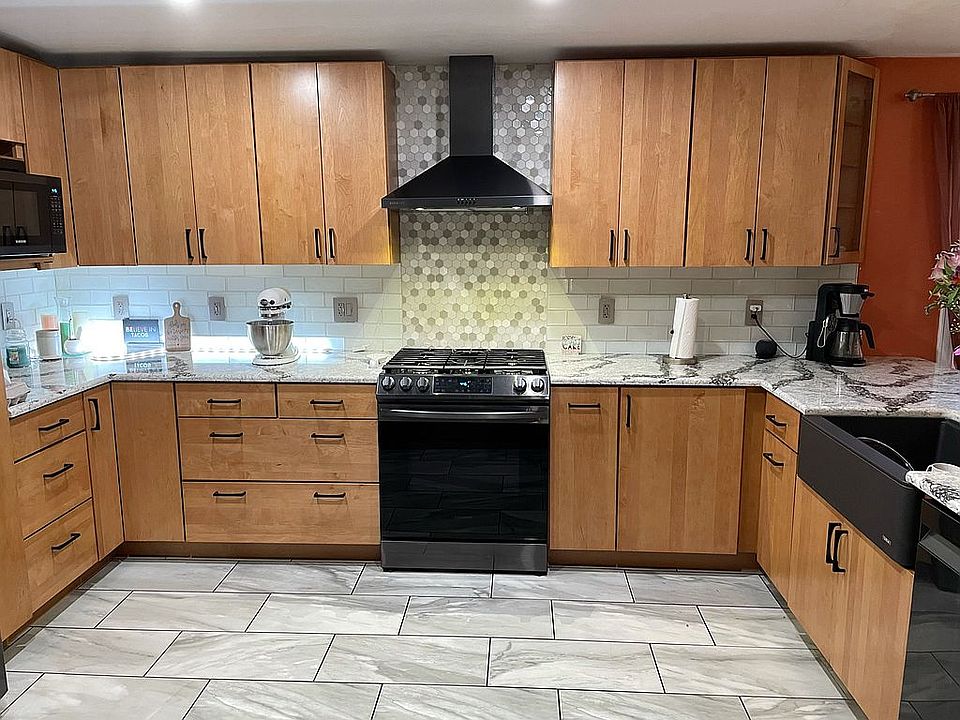 2nd image of 25 Brockley Dr