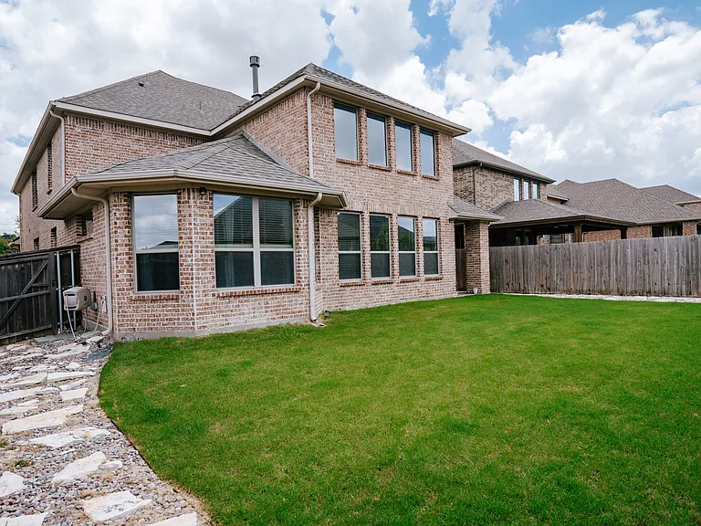 2620 Walnut Creek Ln — Photo 27