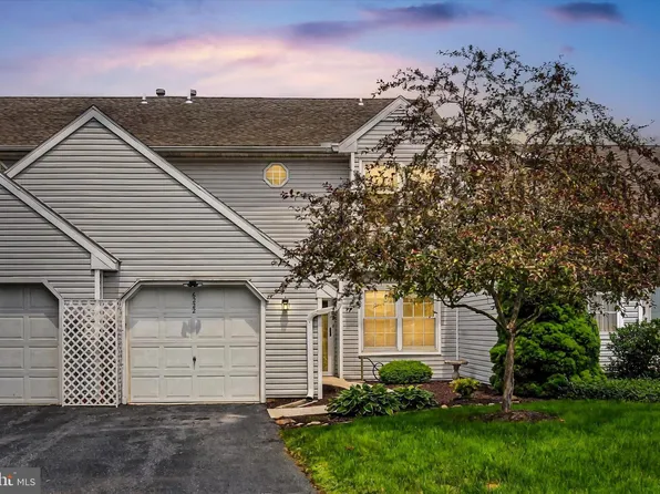 6222 Spring Knoll Dr, Harrisburg, PA 17111