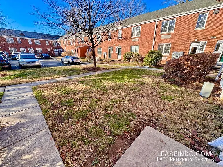 1 E Glebe Rd #D — Photo 14