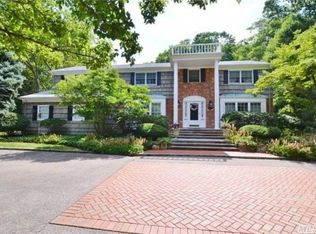 46 Taylor Rd, Halesite, NY 11743