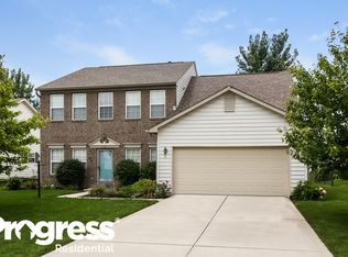 1042 Boxwood Ln, Greenwood, IN