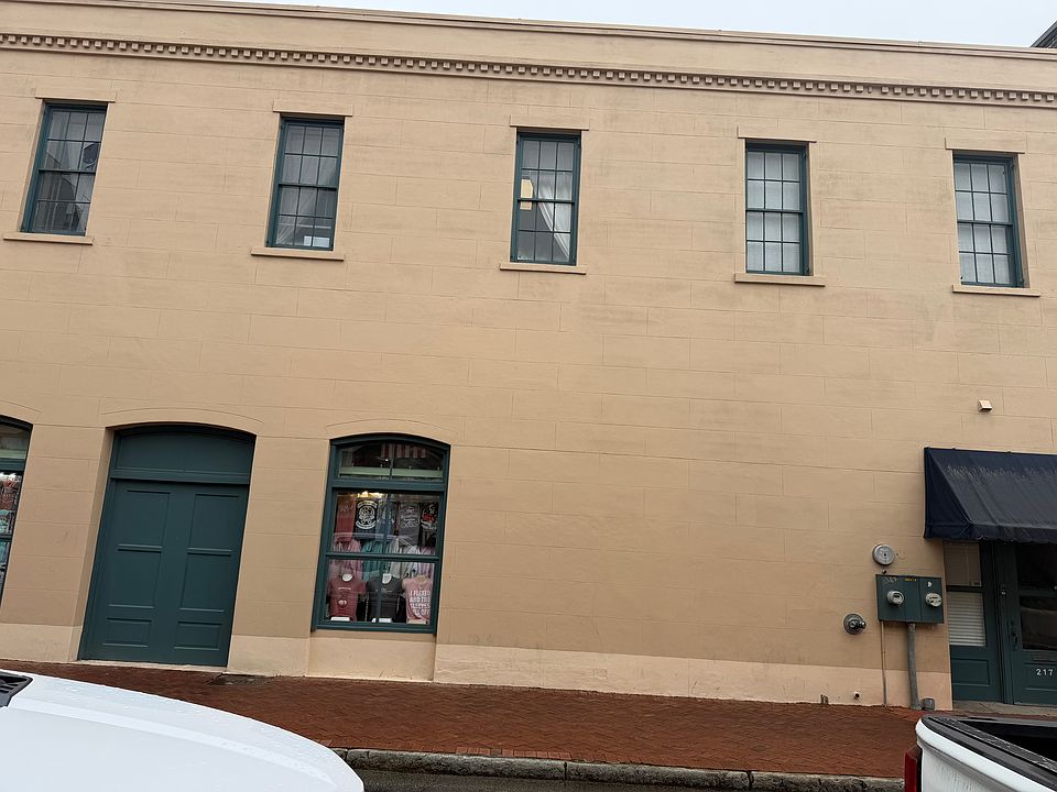 2nd image of 217 W Bryan St