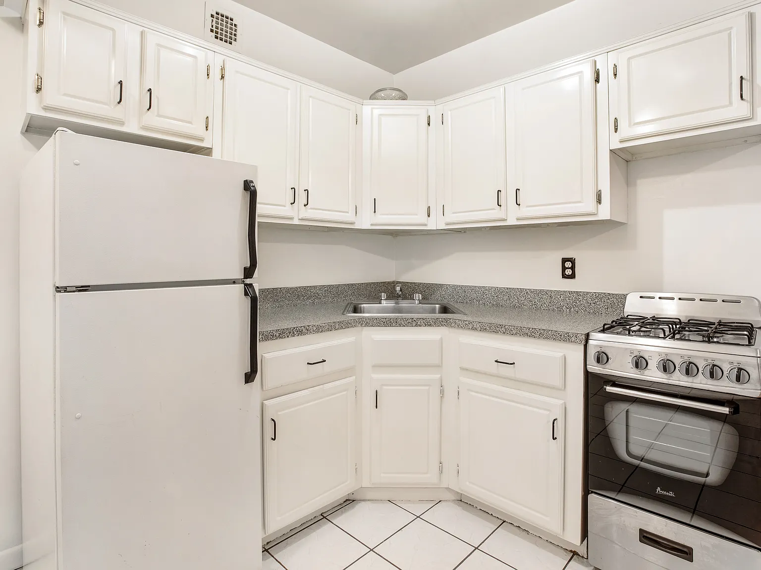114 East 28th Street — Photo 3
