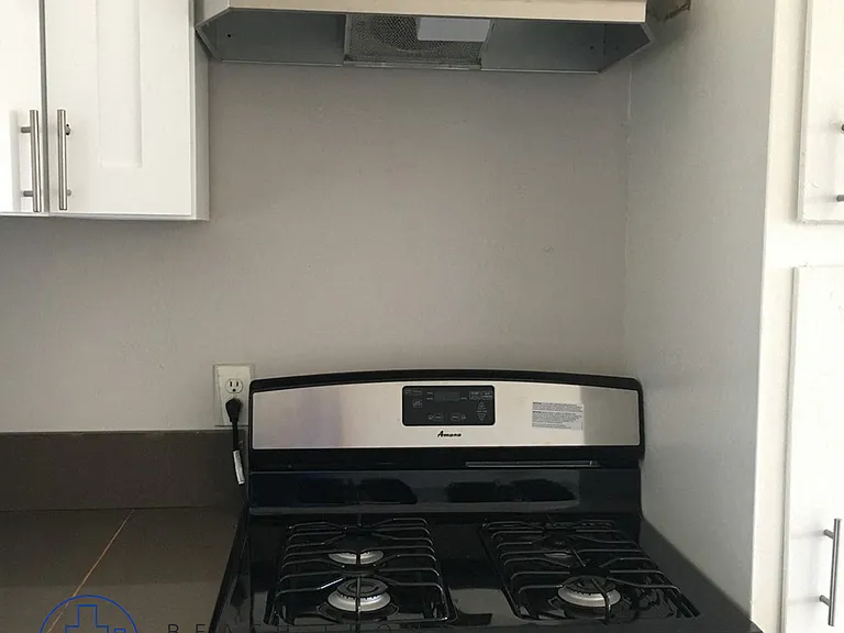 141 E Wakefield Ave — Photo 9
