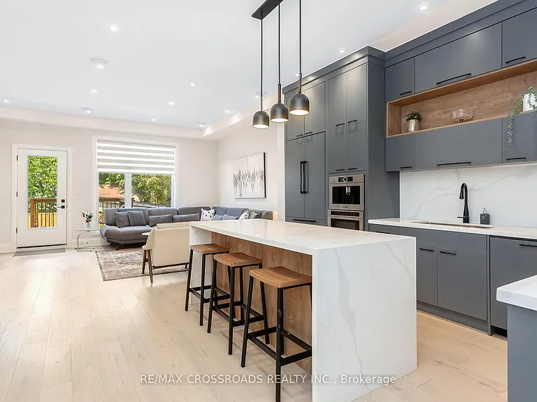 10 Hamstead Ave — Photo 7