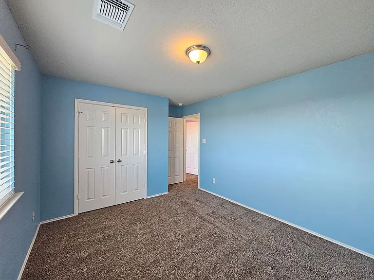 3901 Brunswick Dr — Photo 24