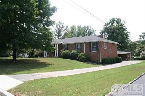 1st image of 1215 Scottland Dr
