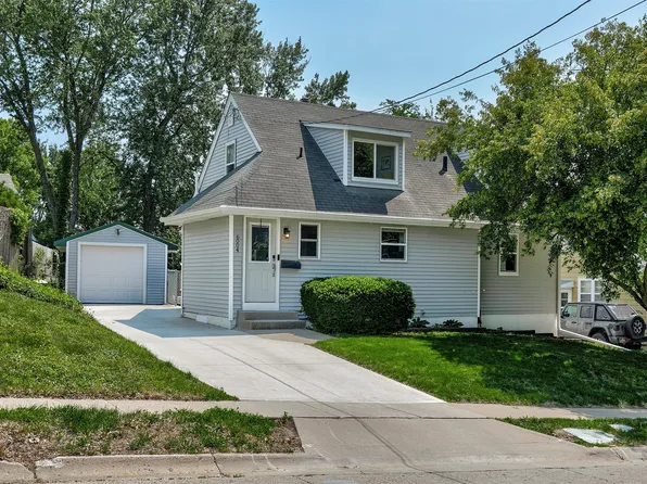 6004 Dagle Dr, Des Moines, IA 50311