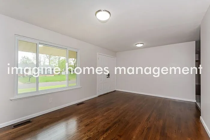 5365 Butler Hill Estates Dr — Photo 5