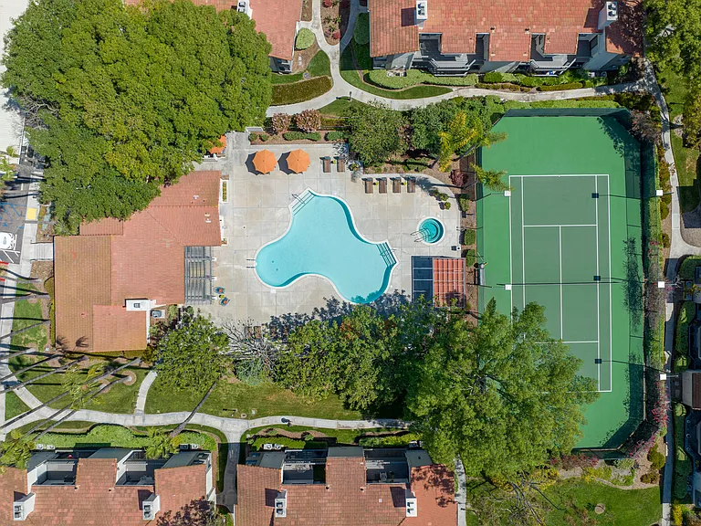 La Serena Apartments — Photo 41
