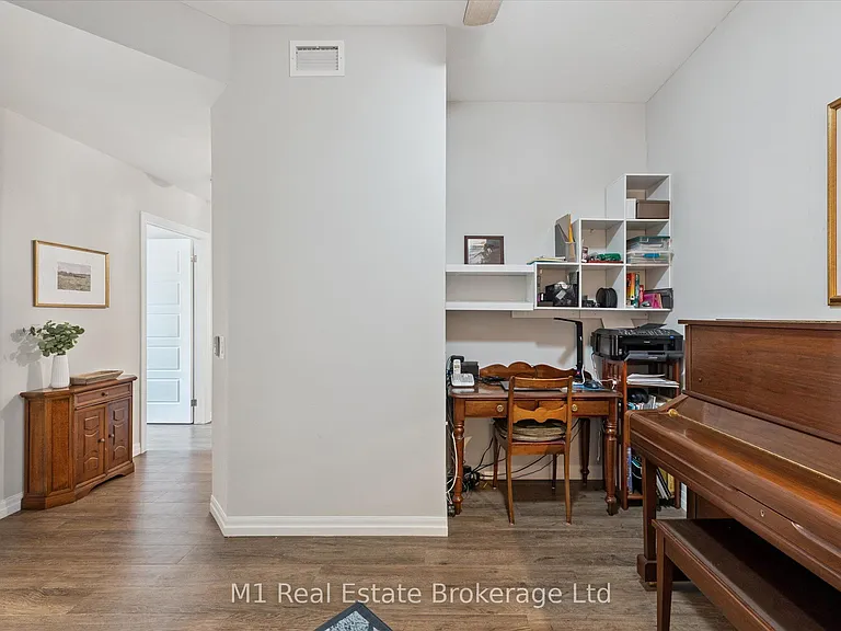35 Kingsbury Sq #215 — Photo 22
