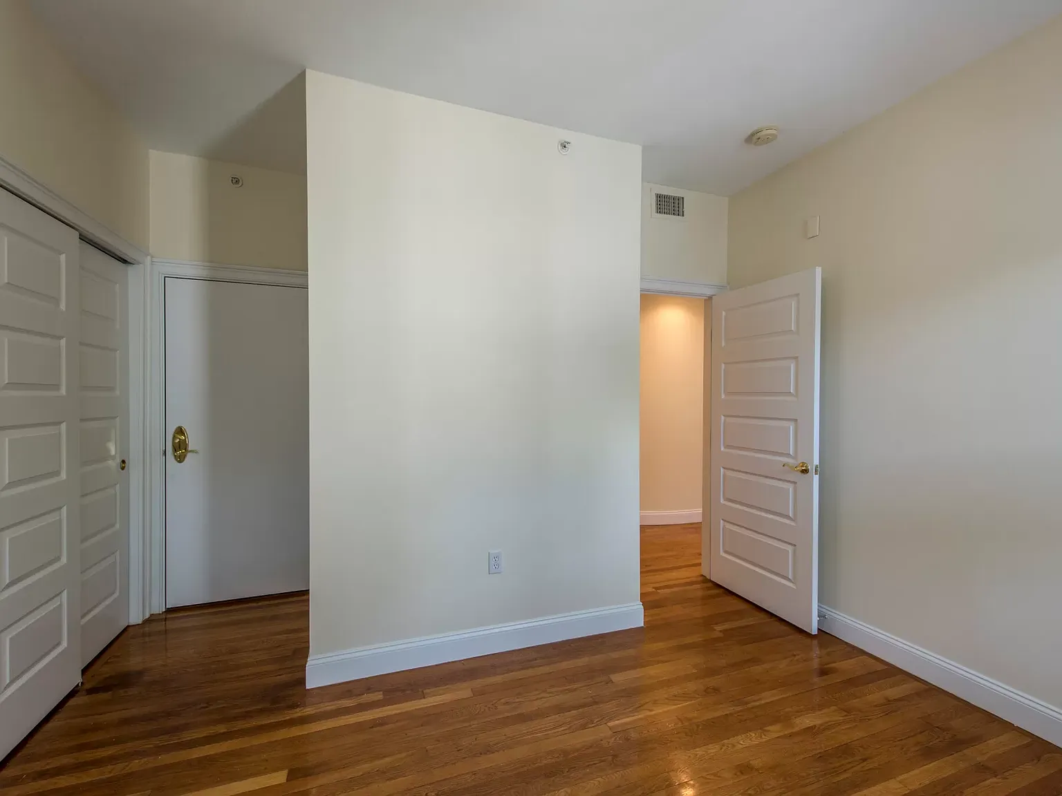 2 bed, $3,600 — Photo 3