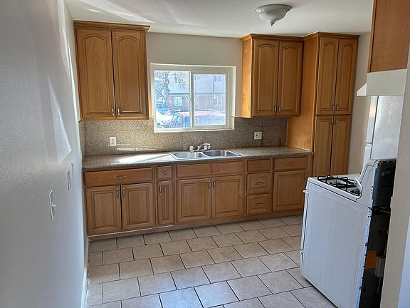 2nd image of 811 Jeanne Ave APT 1