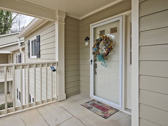 5th image of 36 Doranne Ct