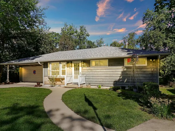 5220 Maplehill Dr, McCullom Lake, IL 60050