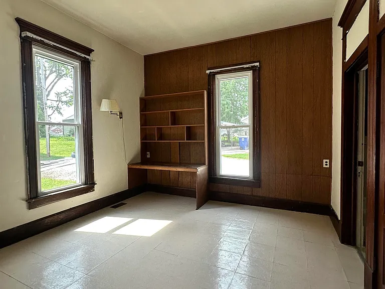 235 S Seminary St — Photo 21