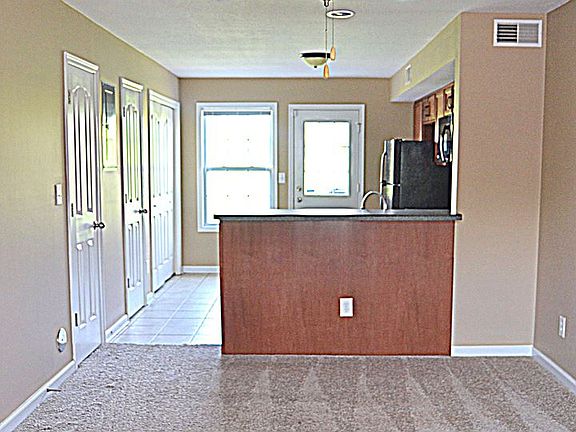 3rd image of 785 Cherrybark Ln