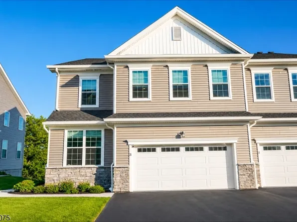 21 Astoria Pl, East Hanover Twp., NJ 07936