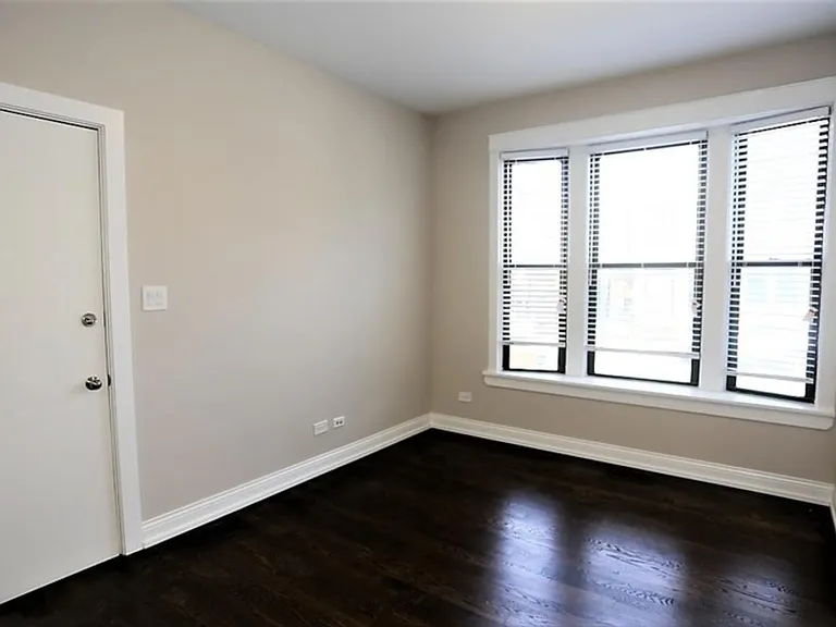 2943 W Diversey Ave #2E — Photo 8
