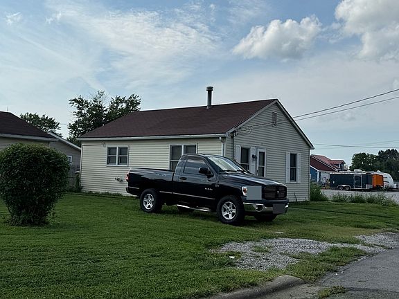 2nd image of 32 Ray St