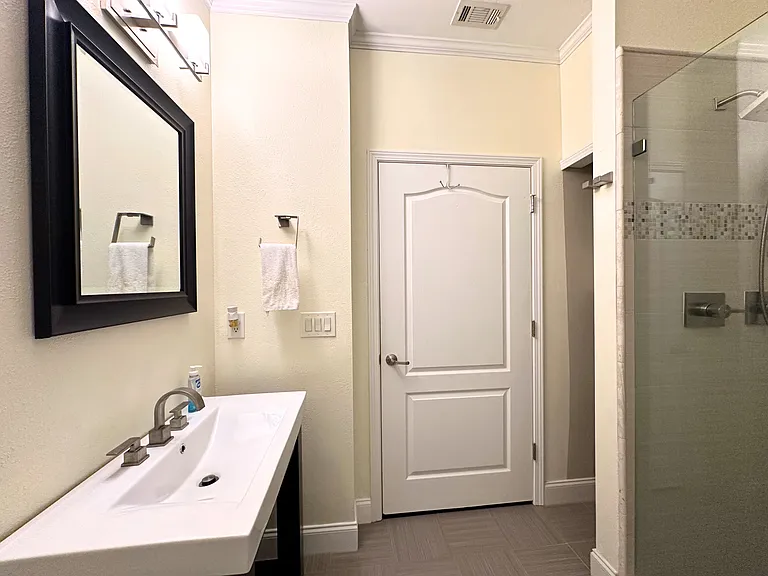 25806 Pollard Rd #205 — Photo 22