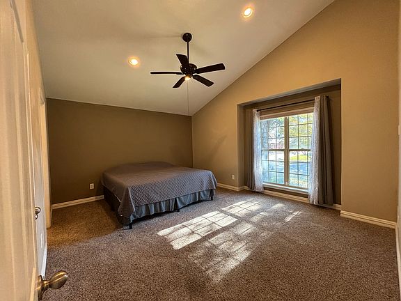 3rd image of 9461 Timberleaf Dr