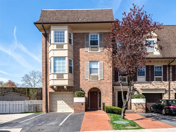 1328 Robin Lane #67U, Bayside, NY 11360