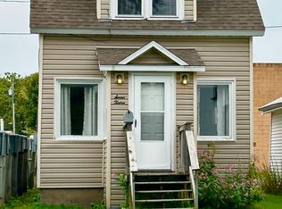 712 Court St, Sault Sainte Marie, MI 49783