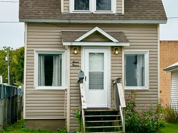 712 Court St, Sault Sainte Marie, MI 49783