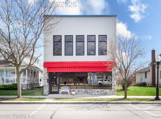 2935 W Jefferson Ave, Trenton, MI