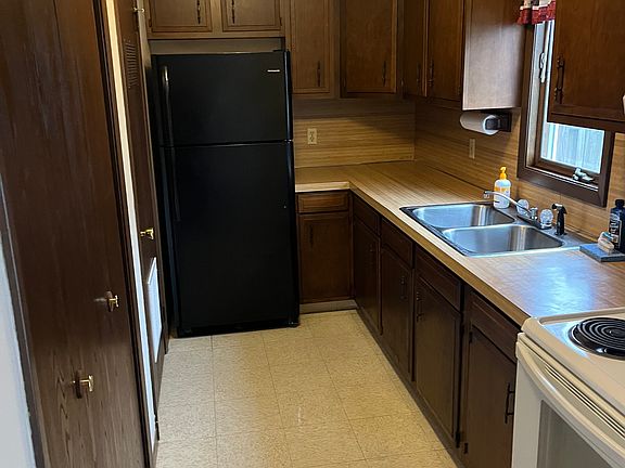 2nd image of 453 Front Ave SE #453