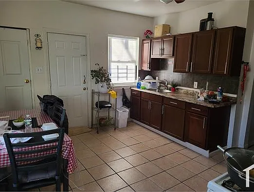 2 bed, 1250 sqft, $1,817 — Photo 3