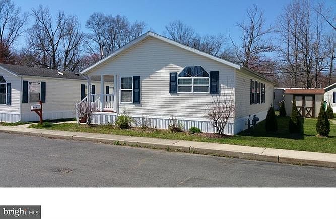 2nd image of 4 Johnson Corner Rd
