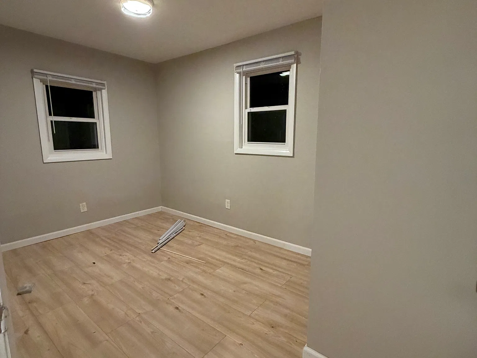 6 bed, 2400 sqft, $1,300 — Photo 2