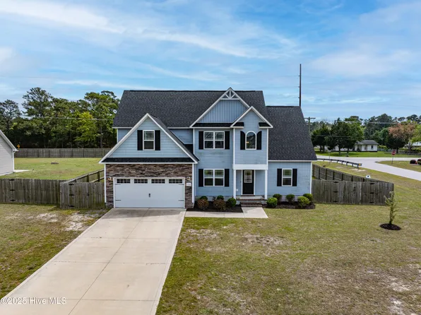 306 White Dove Drive, Hubert, NC 28539