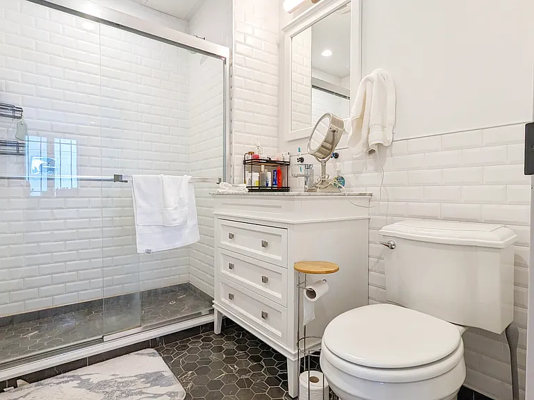 319 Graham Ave #3A — Photo 14