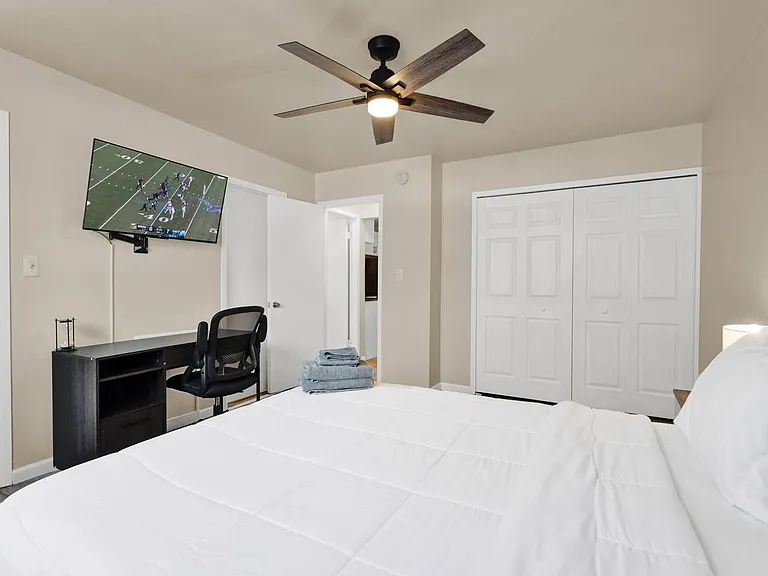 Ava Sterling Apartments — Photo 11