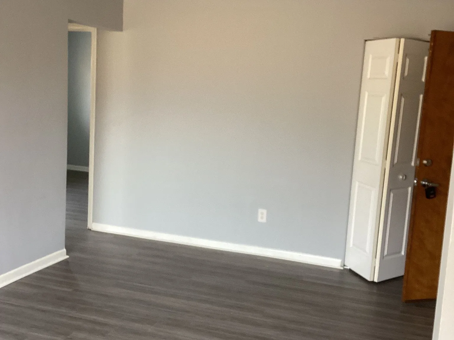 415 E Mill St — Photo 3