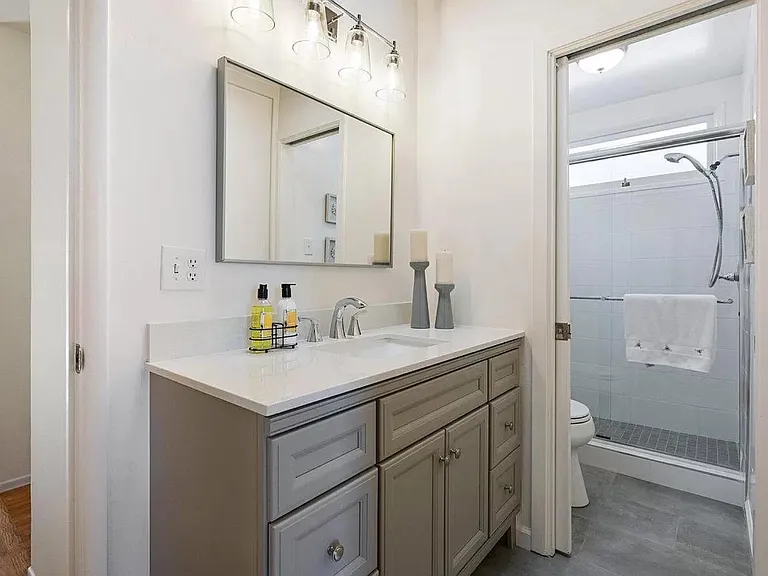 2931 Crestmoor Dr — Photo 22
