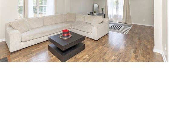 5th image of 14306 Bermuda Ave