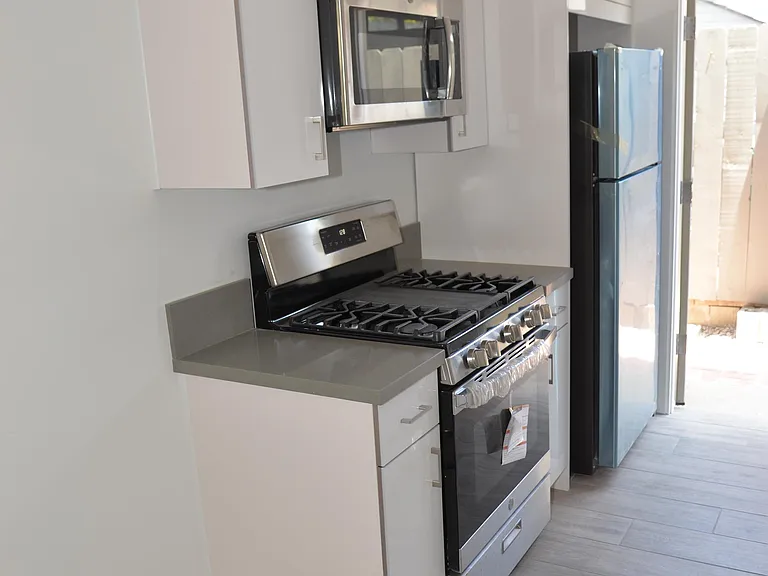 4884 Muir Ave — Photo 11
