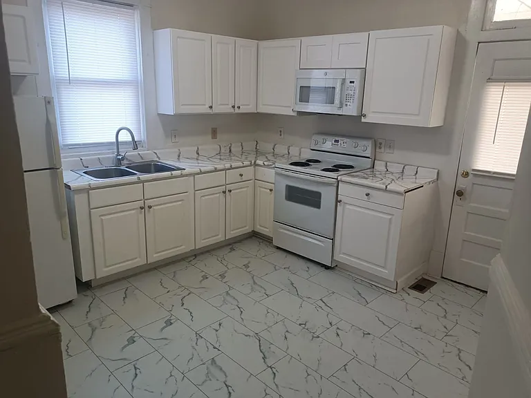 203 Belleview Ave #A — Photo 2