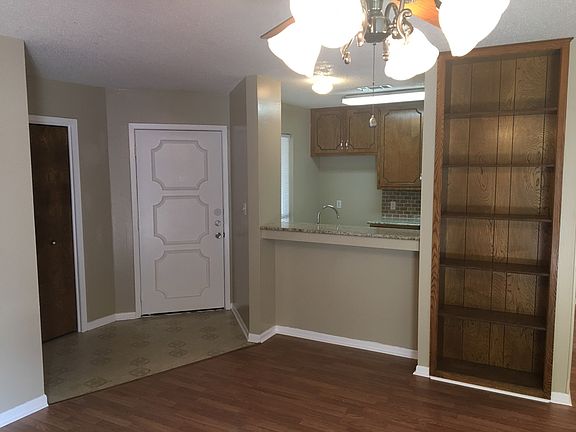 4th image of 416 Waterford Dr