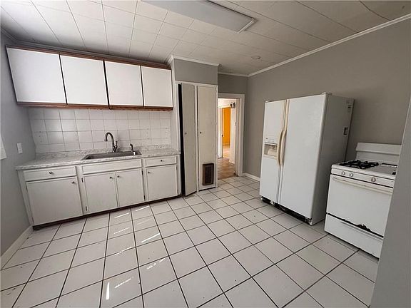 2nd image of 116 Reagan St
