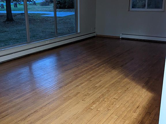 4th image of 623 Woodmere Dr