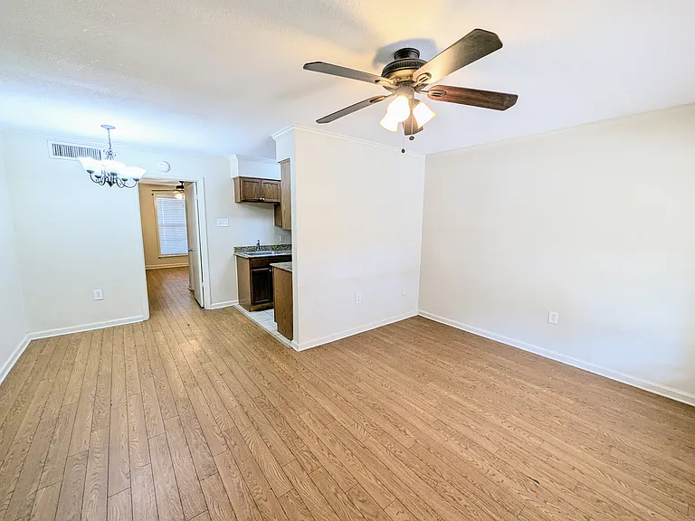 10286 W Winston Ave #7 — Photo 1