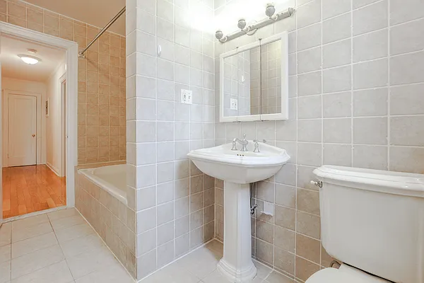 Rented by Bond New York | media 11